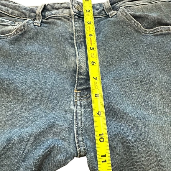 FLYING MONKEY BRAND MEDIUM WASH BLUE JEANS. SIZE 29. - Picture 7 of 9